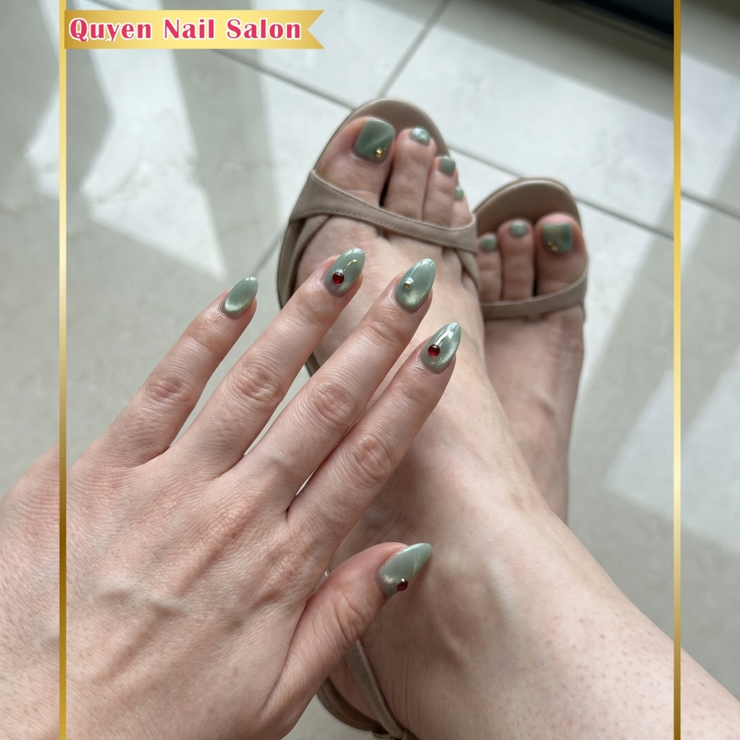 Nail elegance